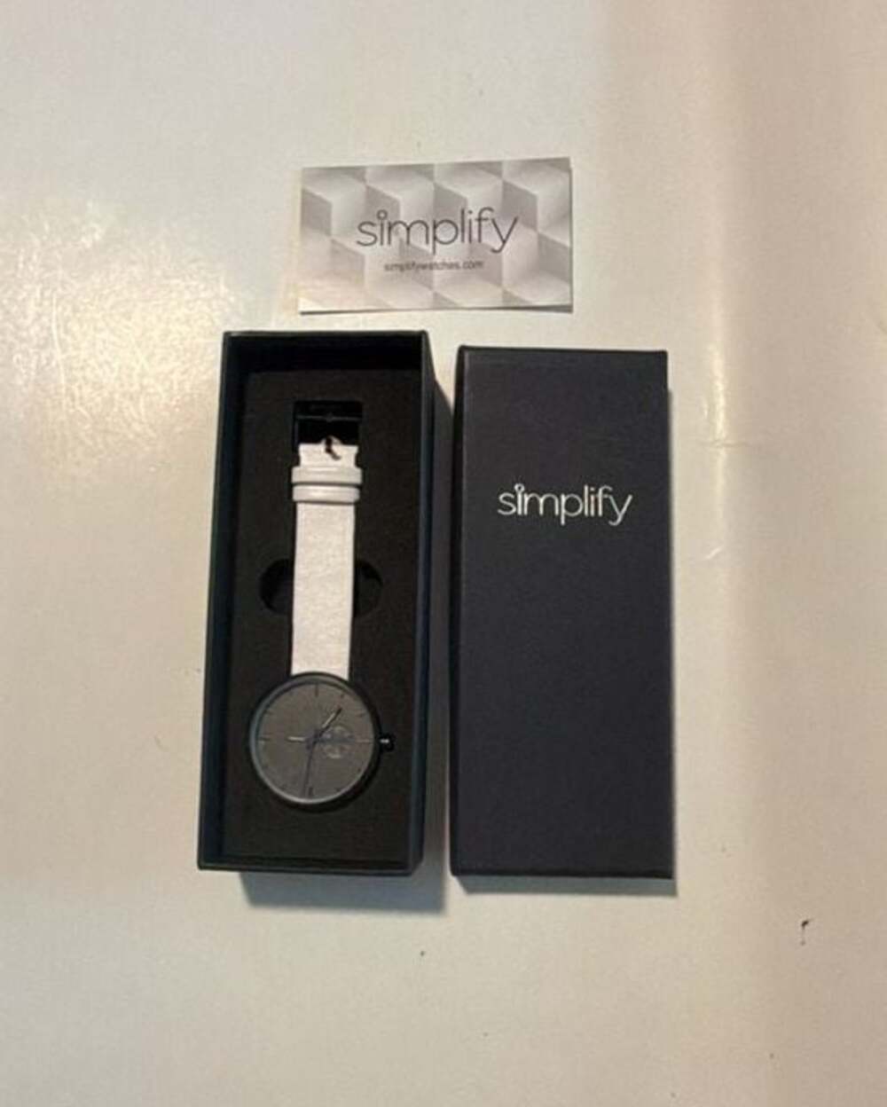 Simplify The 5100 Leather-Band Watch White